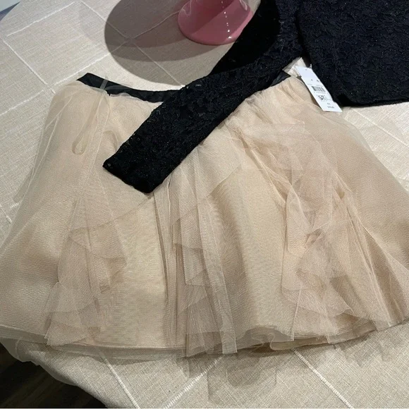 Macy’s Juniors' Rose Mesh flare skirt & Lace crop top size 11